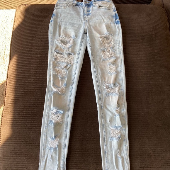 Light wash Distressed KanCan Jeans - Picture 2 of 7